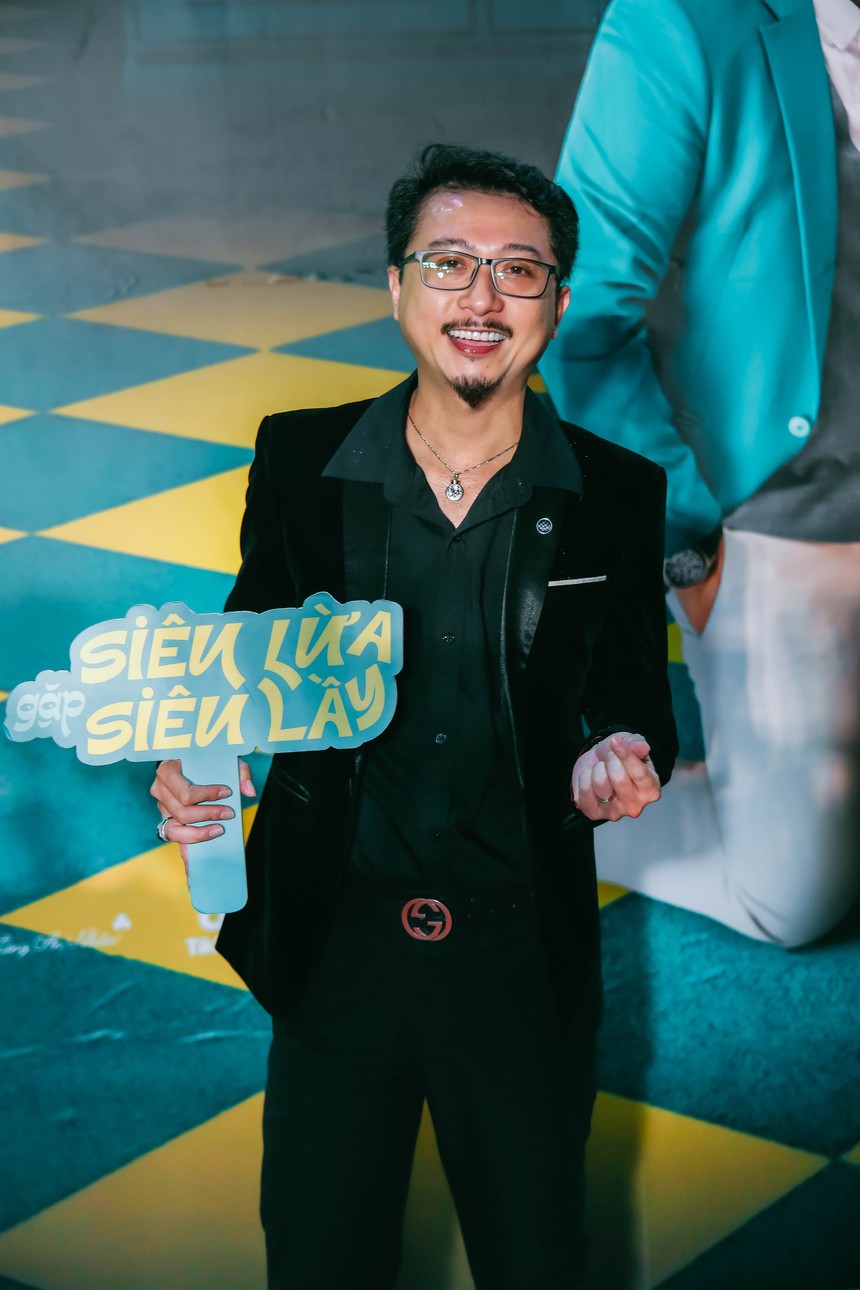 Anh Tú đẹp trai hết nấc, Khánh Vân - Trương Quỳnh Anh đọ sắc cực gắt trên thảm đỏ 'Siêu lừa gặp siêu lầy' - Ảnh 4.