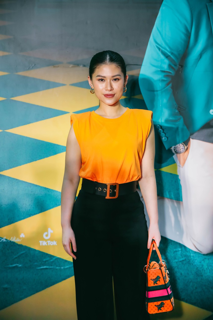 Anh Tú đẹp trai hết nấc, Khánh Vân - Trương Quỳnh Anh đọ sắc cực gắt trên thảm đỏ 'Siêu lừa gặp siêu lầy' - Ảnh 13.