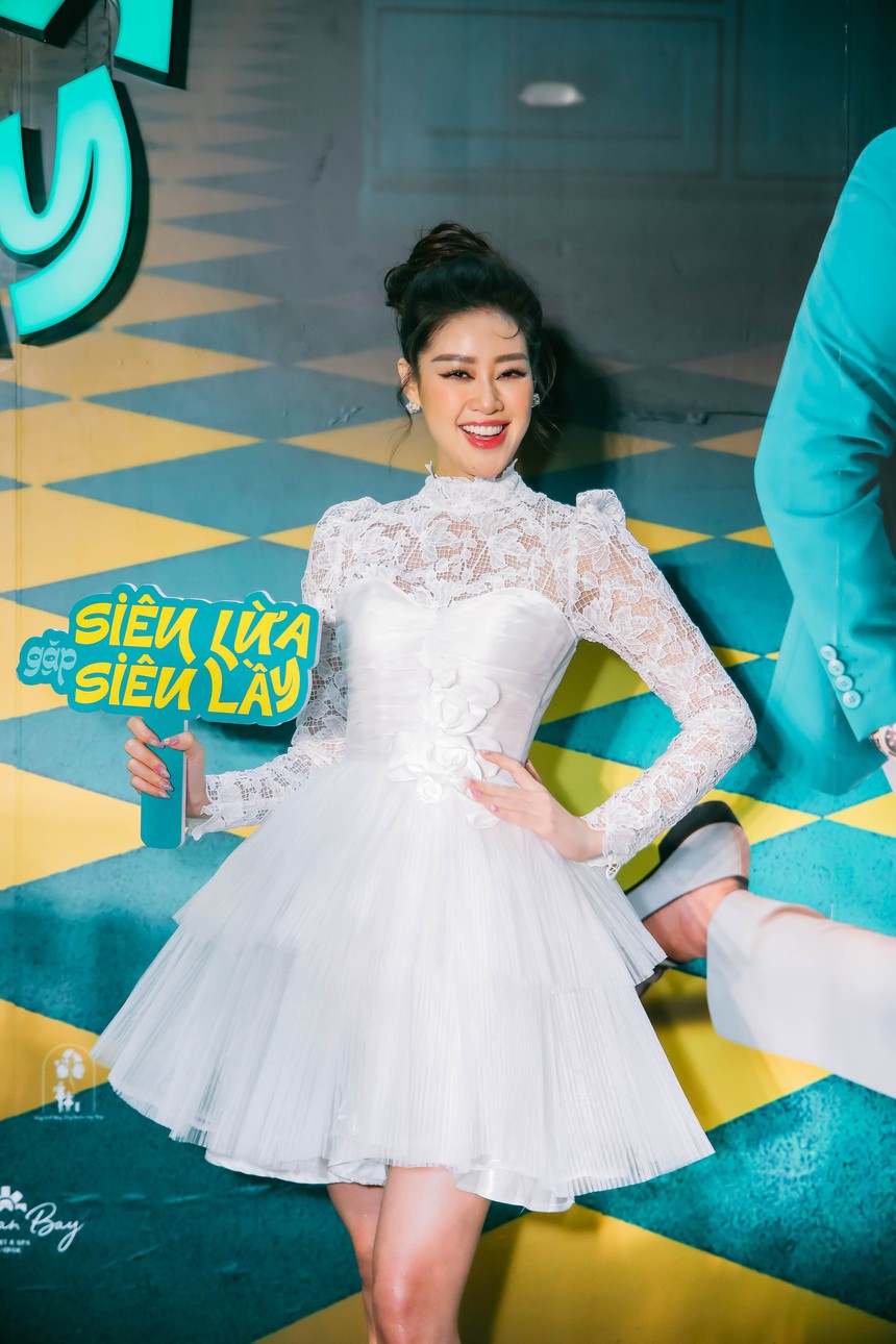 Anh Tú đẹp trai hết nấc, Khánh Vân - Trương Quỳnh Anh đọ sắc cực gắt trên thảm đỏ 'Siêu lừa gặp siêu lầy' - Ảnh 7.