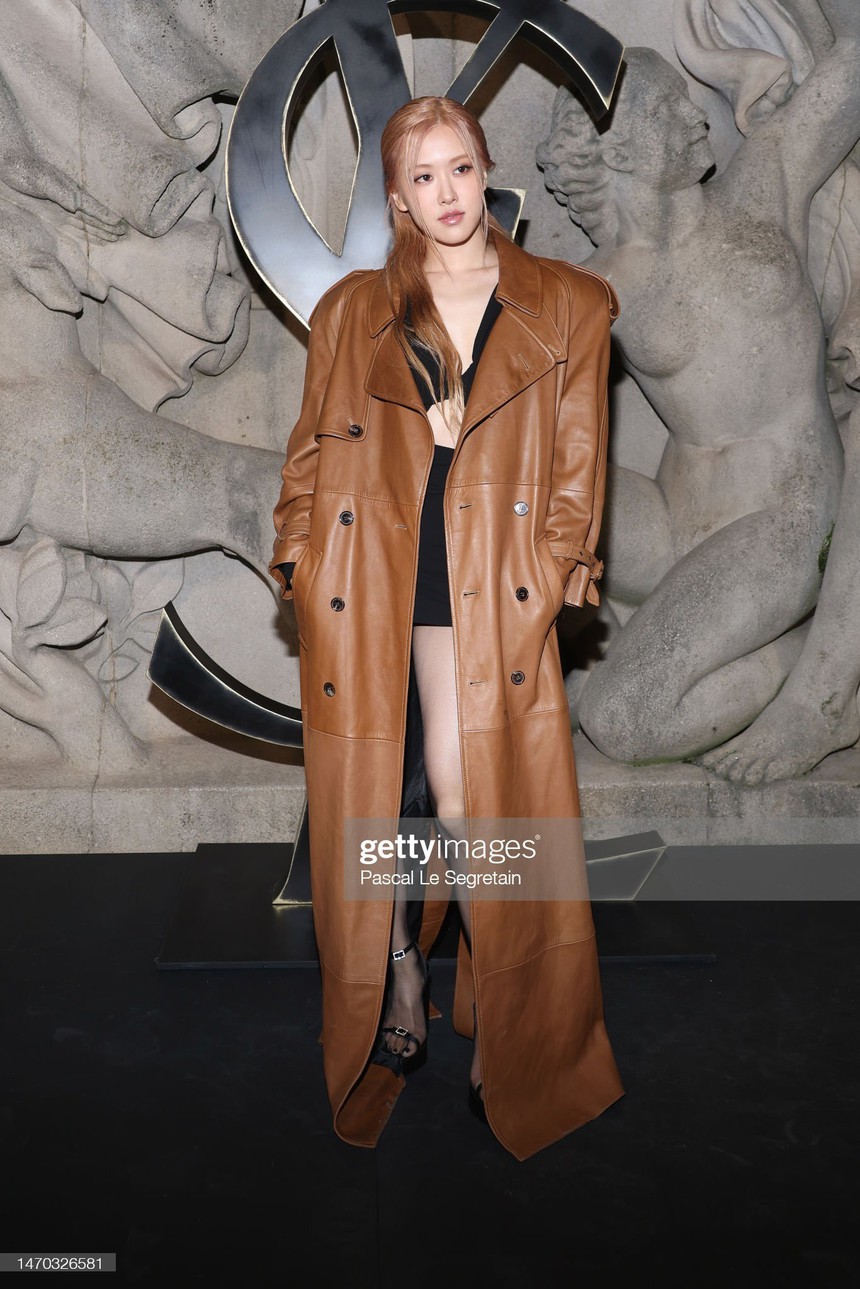 Dự show YSL, Rosé Blackpink lọt top hotsearch Weibo vì điều này - Ảnh 6. Dự show YSL, Rosé Blackpink lọt top hotsearch Weibo vì điều này - Ảnh 6.