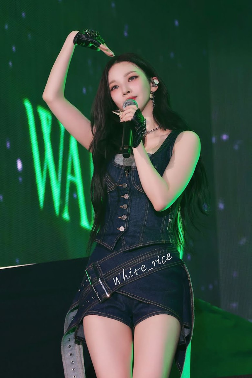 Karina aespa lộ bằng chứng 'dao kéo': Nhan sắc thật gây choáng váng - Ảnh 3. Karina aespa lộ bằng chứng 'dao kéo': Nhan sắc thật gây choáng váng - Ảnh 3.