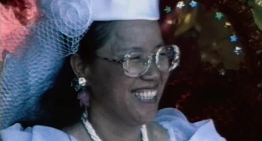 Còn gì điên rồ hơn phim Hàn về giáo phái hot nhất lúc này: Kẻ ác vẫn nhởn nhơ, đạo diễn đòi hi sinh tính mạng gia đình để làm phần 2? - Ảnh 2. Còn gì điên rồ hơn phim Hàn về giáo phái hot nhất lúc này: Kẻ ác vẫn nhởn nhơ, đạo diễn đòi hi sinh tính mạng gia đình để làm phần 2? - Ảnh 2.