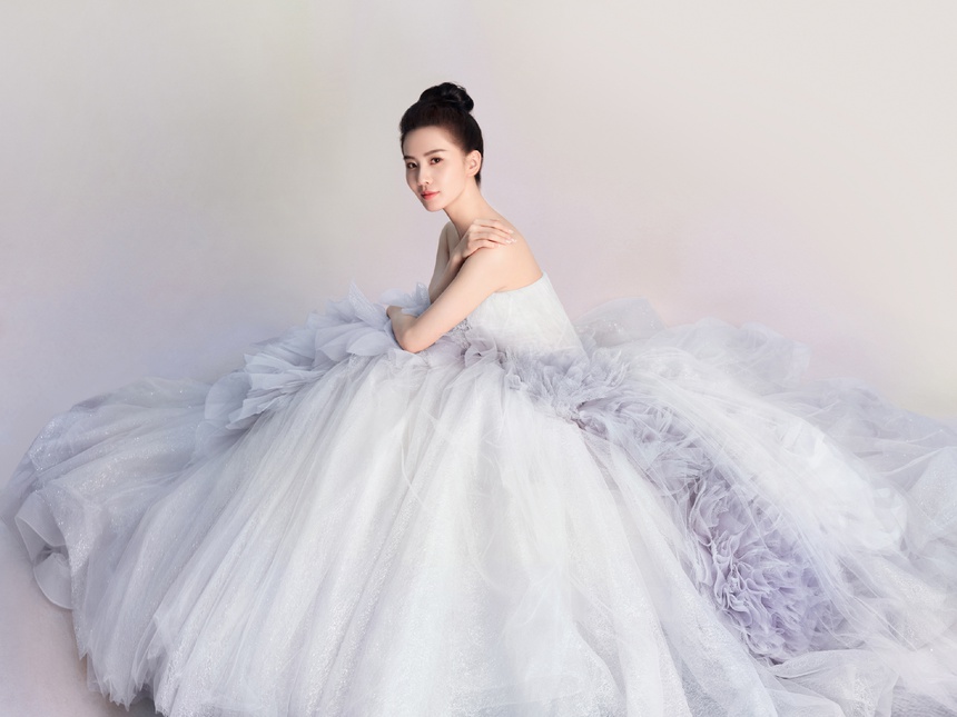 Tuổi 36 của Lưu Thi Thi: Dồn mọi mong đợi vào 'Nhất niệm quan sơn' - Ảnh 3. Tuổi 36 của Lưu Thi Thi: Dồn mọi mong đợi vào 'Nhất niệm quan sơn' - Ảnh 3.