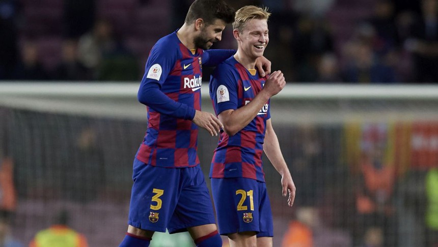 Pique gây sốc với hành động 'thiếu tôn trọng' với bạn gái của đồng đội - Ảnh 4. Pique gây sốc với hành động 'thiếu tôn trọng' với bạn gái của đồng đội - Ảnh 4.