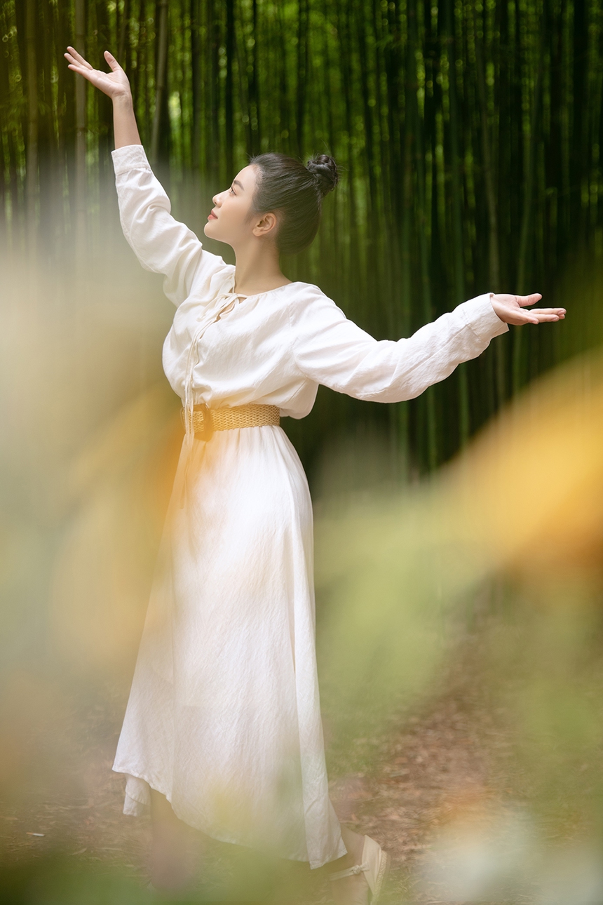 Nguyễn Thu Hằng tiếp tục ra mắt MV về Tây Bắc - Ảnh 2.