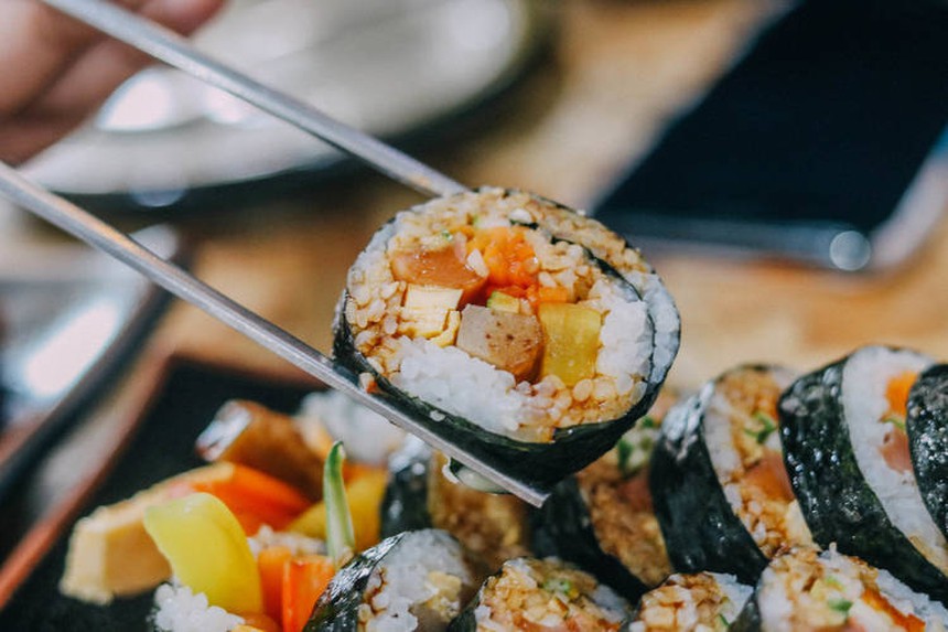 Đặc trưng khi ăn món Hàn Quốc khiến nhiều người Việt rơi vào tình huống "dở khóc dở cười" - Ảnh 3.