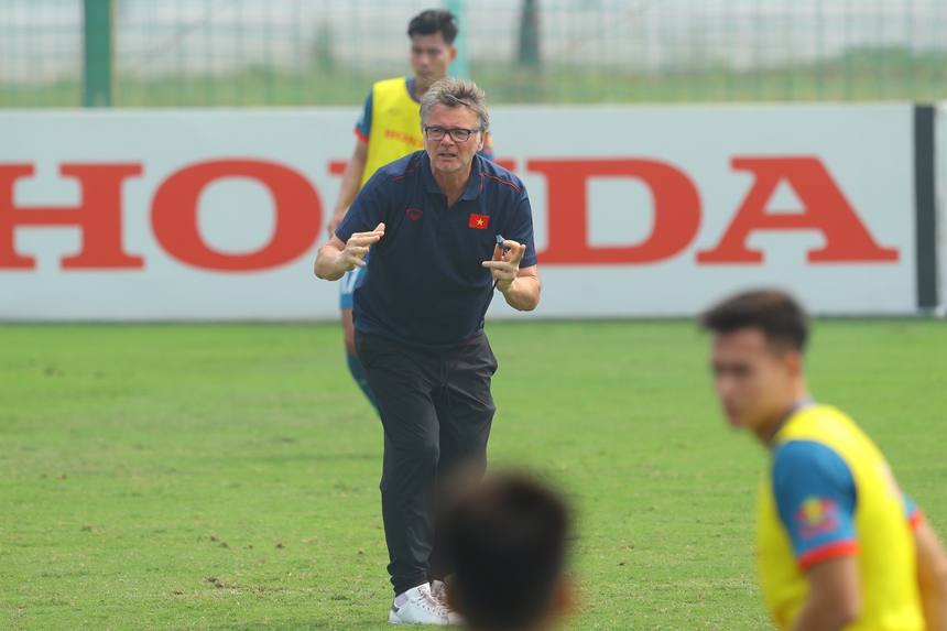 ‘Thông điệp của HLV Troussier chưa quá ghê gớm, nhưng đủ để nhắc nhở các đàn anh ĐTVN’ - Ảnh 2.