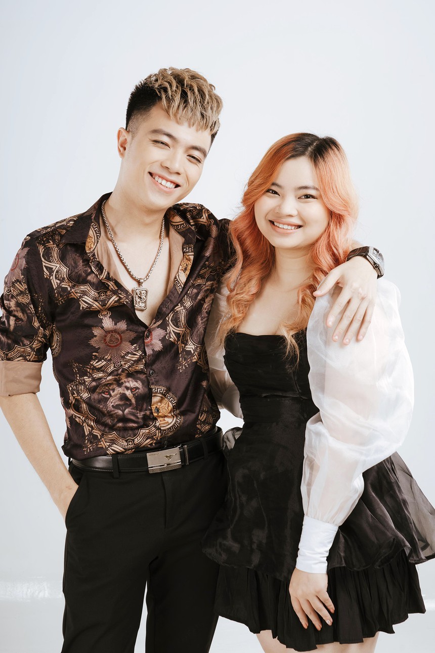 Nữ streamer Minecraft giành nút vàng YouTube sau hơn 2 năm gia nhập - Ảnh 4. Nữ streamer Minecraft giành nút vàng YouTube sau hơn 2 năm gia nhập - Ảnh 4.