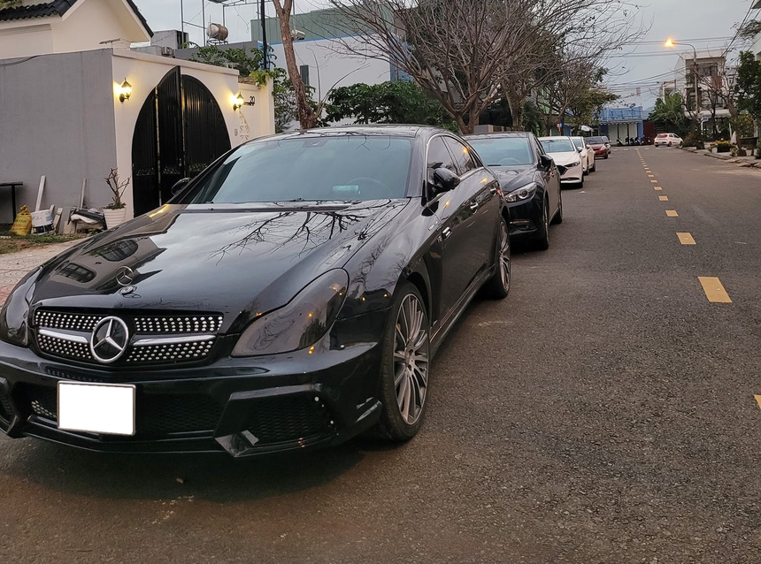 Qua thời đỉnh cao, Mercedes CLS 500 bán lại giá chưa tới 400 triệu đồng, có người gạ đổi ngang Kia Forte 11 năm tuổi - Ảnh 3.