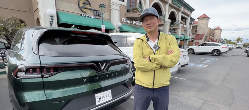 Trải nghiệm VinFast VF 8 trong 1 tuần, Việt Kiều Mỹ đánh giá: ‘Phần mềm thì chưa bằng Tesla nhưng phần cứng thì không’ - Ảnh 2.