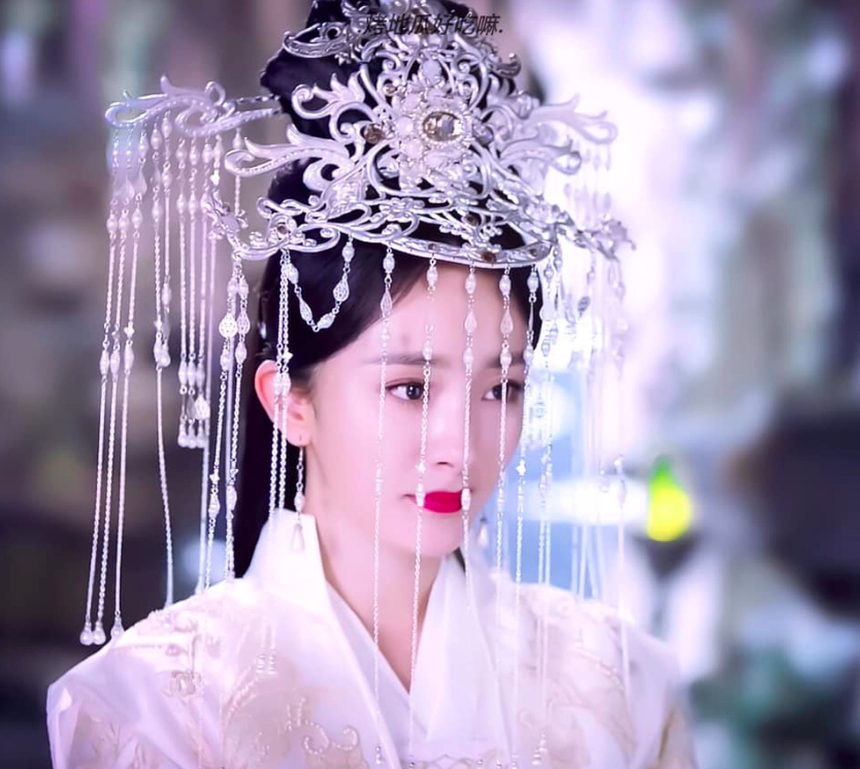 Bộ phim làm dấy lên nghi án Địch Lệ Nhiệt Ba bị bạn diễn đã có vợ sờ mó, khiến Dương Mịch bị mắng - Ảnh 5.