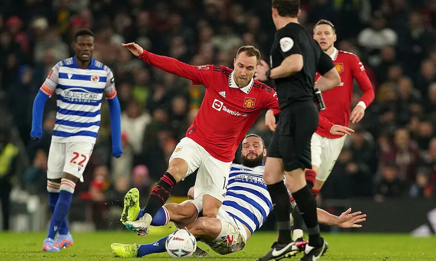 Tin nóng bóng đá sáng 11/3: MU đón tin vui từ Eriksen, Barca chính thức bị điều tra tham nhũng - Ảnh 2.