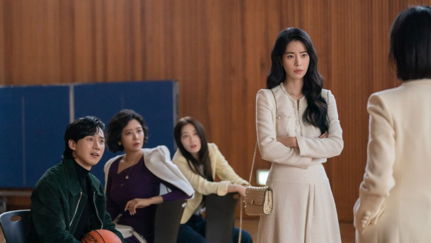 "The Glory" của Song Hye Kyo bóc trần sự thật về bạo lực học đường, lý giải một nguyên nhân khiến tình trạng bắt nạt chỉ ngày một tệ hơn tại Hàn Quốc - Ảnh 4. "The Glory" của Song Hye Kyo bóc trần sự thật về bạo lực học đường, lý giải một nguyên nhân khiến tình trạng bắt nạt chỉ ngày một tệ hơn tại Hàn Quốc - Ảnh 4.