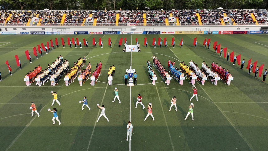 Mãn nhãn ngày khai màn Vòng chung kết Giải bóng đá Thanh Niên Sinh viên Việt Nam 2023 - Ảnh 1.