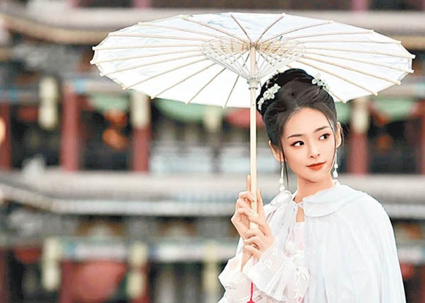 Mỹ nhân bị 'cấm cửa' vì cặp kè 7 người cùng lúc: Mặt mộc kém sắc còn diễn tệ, được công ty o bế đến vô lý! - Ảnh 5.