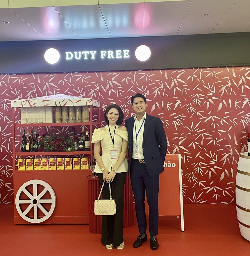 Linh Rin lột xác nữ giám đốc xinh đẹp sau 5 năm yêu Philip Nguyễn, sẵn sàng làm dâu nhà hào phú - Ảnh 13. Linh Rin lột xác nữ giám đốc xinh đẹp sau 5 năm yêu Philip Nguyễn, sẵn sàng làm dâu nhà hào phú - Ảnh 13.