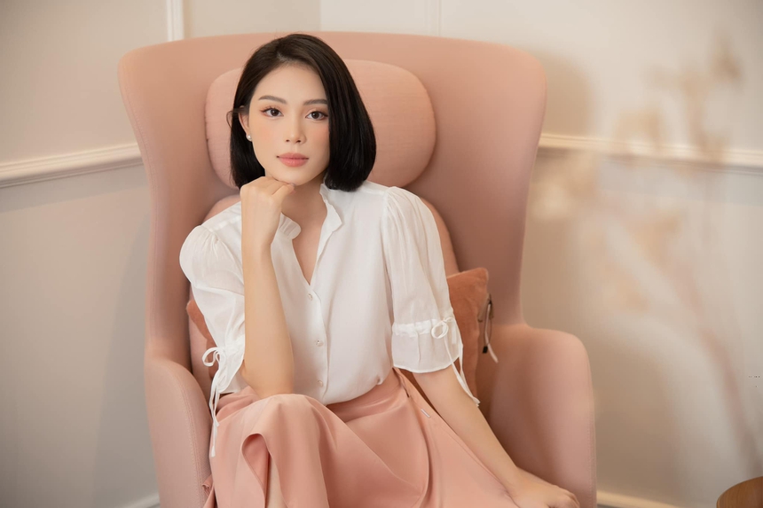 Linh Rin lột xác nữ giám đốc xinh đẹp sau 5 năm yêu Philip Nguyễn, sẵn sàng làm dâu nhà hào phú - Ảnh 11. Linh Rin lột xác nữ giám đốc xinh đẹp sau 5 năm yêu Philip Nguyễn, sẵn sàng làm dâu nhà hào phú - Ảnh 11.