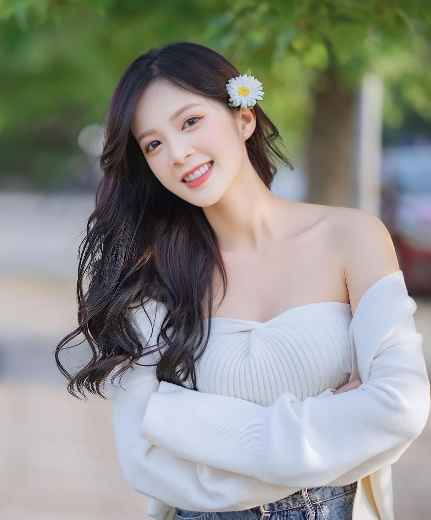 Nữ game thủ Liên Quân cập nhật 'giao diện' mới sau khi chiếm sóng nhà đài - Ảnh 4.