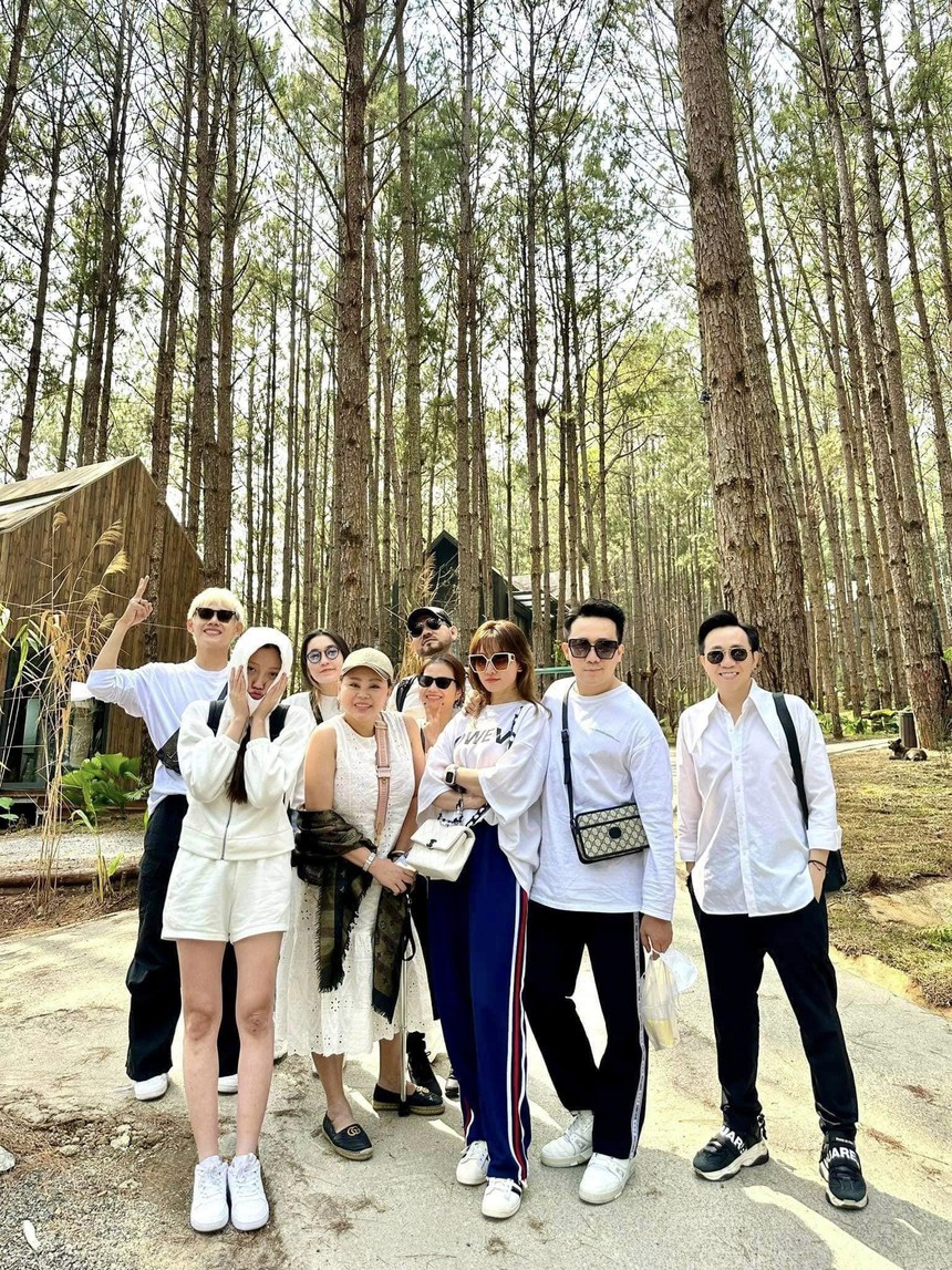 Trấn Thành du lịch cùng hội bạn thân giữa loạt thị phi, 2 nhân vật góp mặt gây chú ý - Ảnh 1. Trấn Thành du lịch cùng hội bạn thân giữa loạt thị phi, 2 nhân vật góp mặt gây chú ý - Ảnh 1.