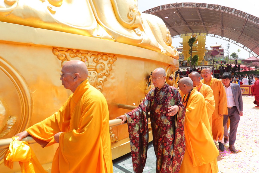 Lễ khánh thành và đón nhận Kỷ lục Guinness của Đại Bảo tháp Kinh Luân "Drigung Kagyu Rinchen Khorchen Khorwe Go Gek" lớn nhất thế giới tại Đà Lạt  - Ảnh 3.