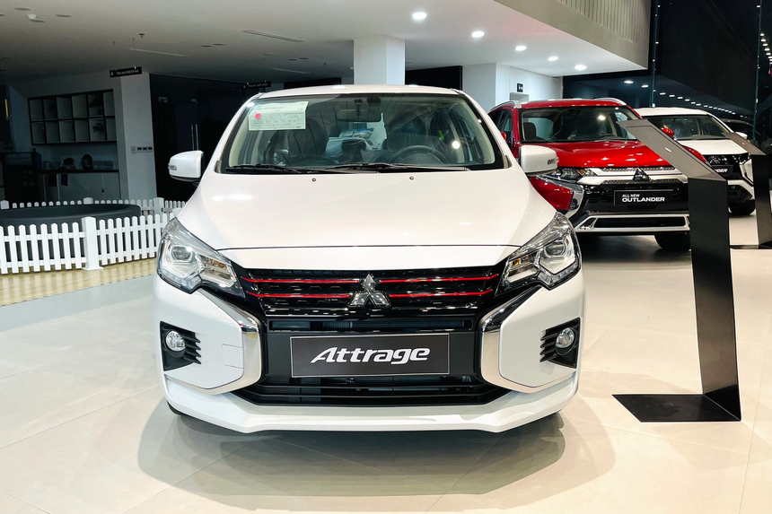 Không chờ chính sách, hàng loạt ô tô tự ‘giảm trước bạ’ tại Việt Nam: BMW, Mercedes bớt cả trăm triệu, vua doanh số cũng nhập cuộc chơi - Ảnh 4.