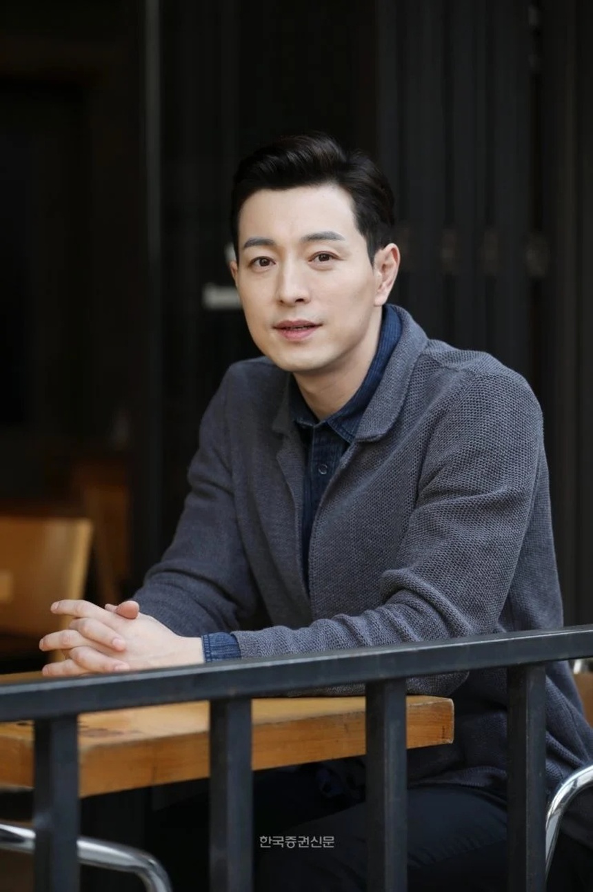 Anh chú tài phiệt hấp dẫn nhất The Glory được gán ghép với Song Hye Kyo là ai: Quá khứ và chuyện tình ngoài đời gây ngỡ ngàng! - Ảnh 11. Anh chú tài phiệt hấp dẫn nhất The Glory được gán ghép với Song Hye Kyo là ai: Quá khứ và chuyện tình ngoài đời gây ngỡ ngàng! - Ảnh 11.