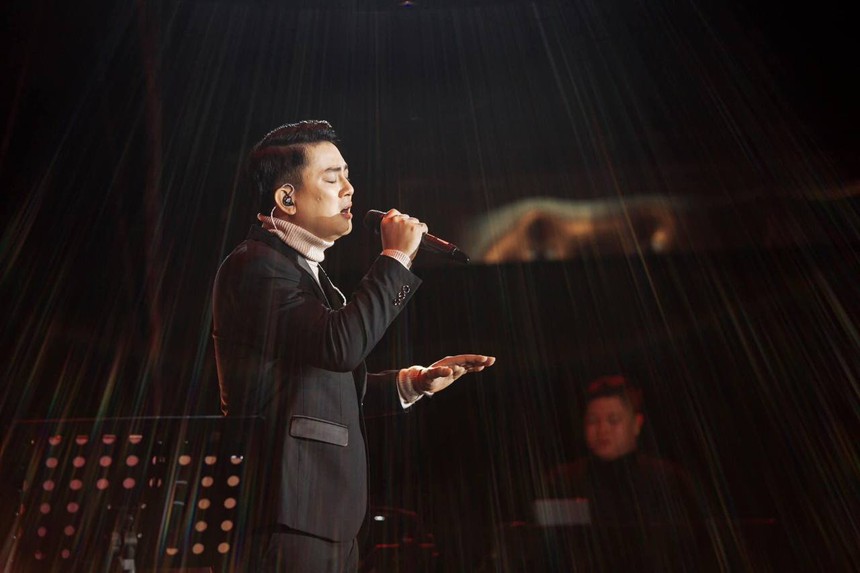 1 nam ca sĩ từng 'giả gái' đóng minh họa cho HKT, suýt nữa đi hát với nghệ danh Tuấn Khang chứ không phải là... - Ảnh 3.