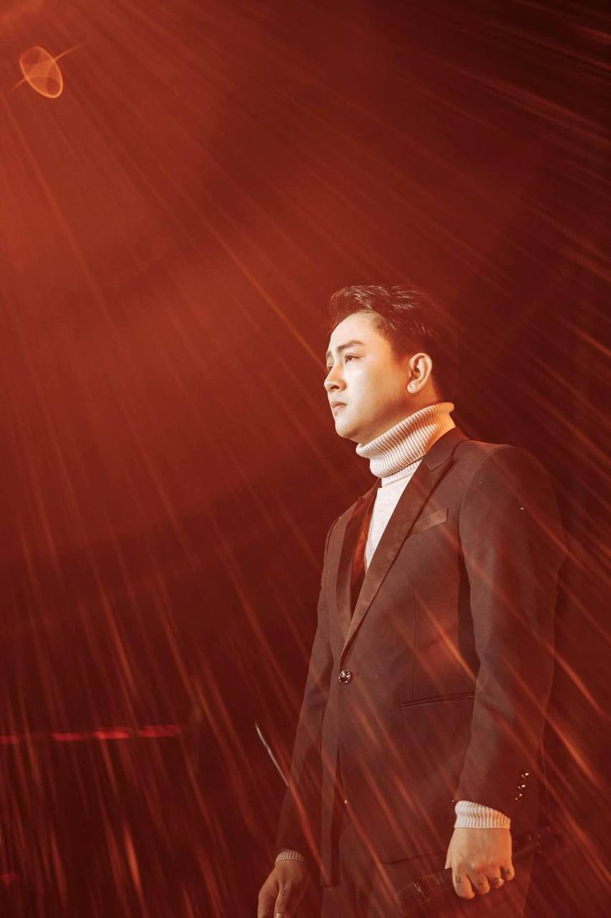 1 nam ca sĩ từng 'giả gái' đóng minh họa cho HKT, suýt nữa đi hát với nghệ danh Tuấn Khang chứ không phải là... - Ảnh 5.