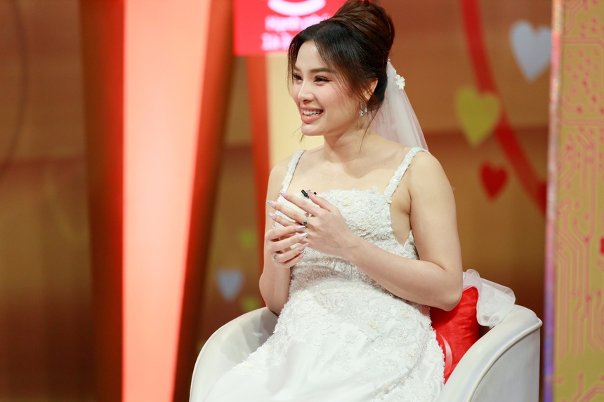 Lý Bình sau hơn 1 năm cưới Phương Trinh Jolie: Suýt chia tay nhau vì chén nước mắm - Ảnh 4. Lý Bình sau hơn 1 năm cưới Phương Trinh Jolie: Suýt chia tay nhau vì chén nước mắm - Ảnh 4.