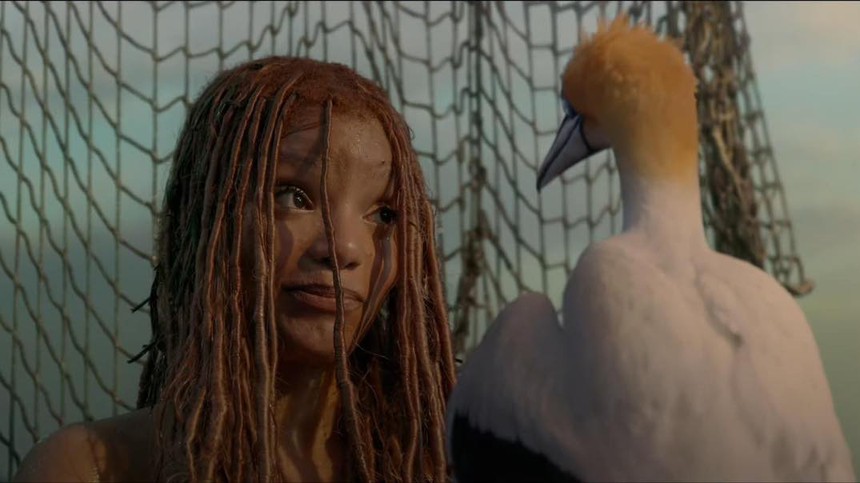 Quá ngán ngẩm với nhan sắc 'tiên cá da màu' Disney ở trailer mới: Bị so sánh với cướp biển, giờ diễn xuất cũng tranh cãi nốt? - Ảnh 3.