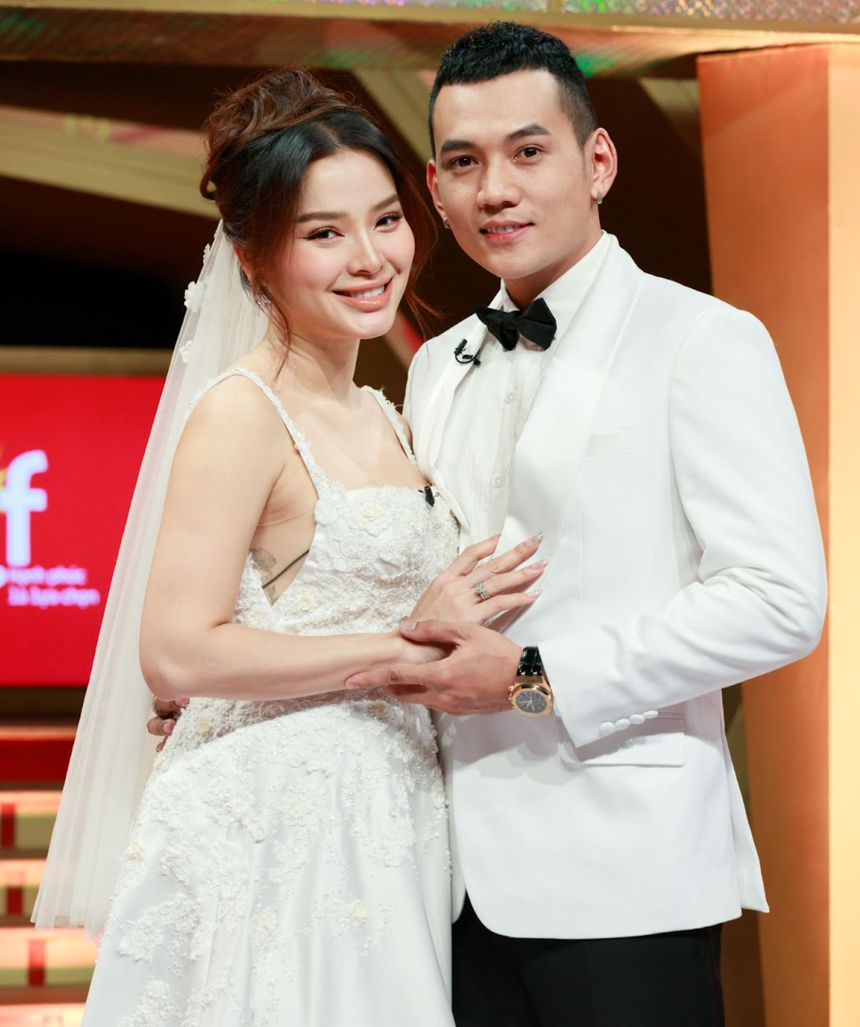 Phương Trinh Jolie - Lý Bình tiết lộ 'vỡ mộng' sau khi sống chung, từng suýt chia tay vì … chén nước mắm - Ảnh 4. Phương Trinh Jolie - Lý Bình tiết lộ 'vỡ mộng' sau khi sống chung, từng suýt chia tay vì … chén nước mắm - Ảnh 4.