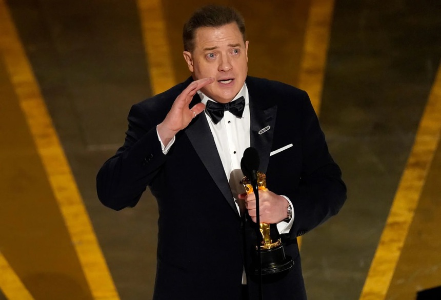 Brendan Fraser xúc động khi giành giải Nam diễn viên chính xuất sắc nhất tại Oscar 2023 - Ảnh 4.