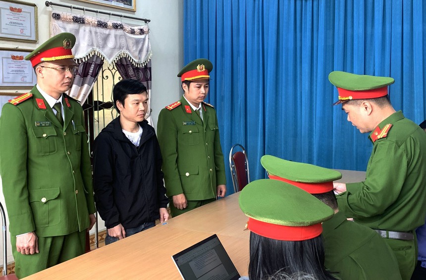 Hà Giang: Khởi tố bị can, bắt tạm giam trưởng dây truyền kiểm định Đăng kiểm - Ảnh 1.