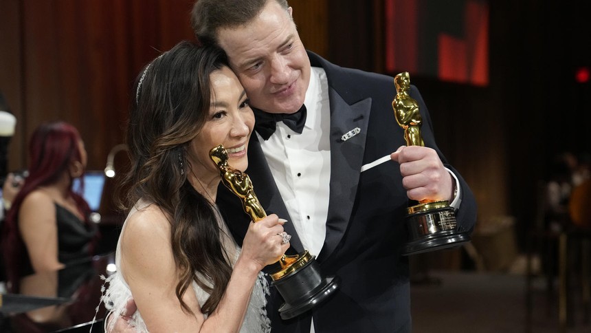 Có vinh quang rực rỡ cho "Everything Everywhere All at Once" và bài phát biểu viral toàn cầu của Dương Tử Quỳnh nhưng Oscar vẫn quá an toàn - Ảnh 5.