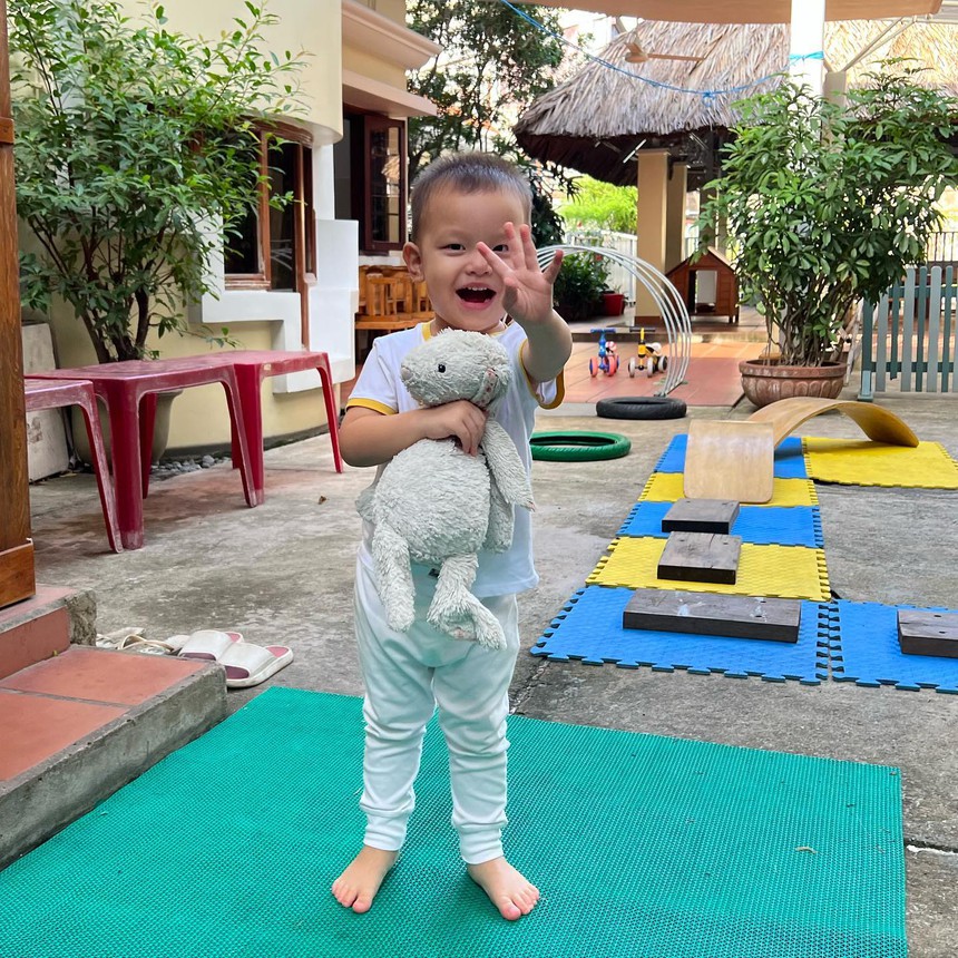 Cậu út kiêm "cây hài" nhà Hồ Ngọc Hà: Càng lớn càng đổi tính, cực giống anh hai Subeo ở điểm này - Ảnh 6. Cậu út kiêm "cây hài" nhà Hồ Ngọc Hà: Càng lớn càng đổi tính, cực giống anh hai Subeo ở điểm này - Ảnh 6.