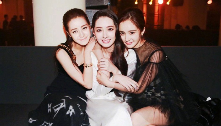 Đẹp như Địch Lệ Nhiệt Ba cũng nhiều lúc thất thế trước mỹ nhân khác - Ảnh 1.