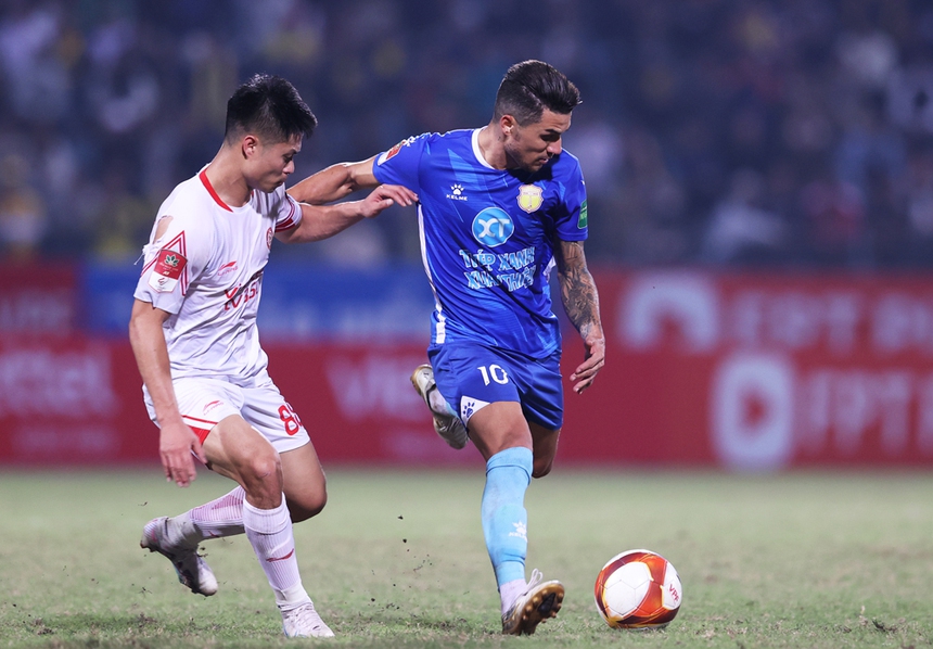 V-League 2023 dừng, nhưng các đội bóng không nghỉ - Ảnh 1. V-League 2023 dừng, nhưng các đội bóng không nghỉ - Ảnh 1.