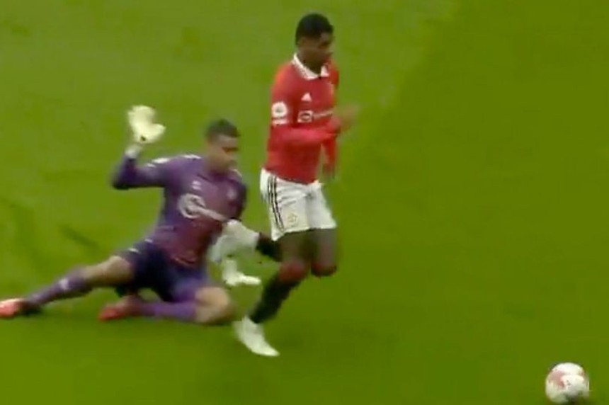 Rashford khiến các CĐV ‘dậy sóng’ vì pha bay người ở trận gặp Southampton - Ảnh 2. Rashford khiến các CĐV ‘dậy sóng’ vì pha bay người ở trận gặp Southampton - Ảnh 2.