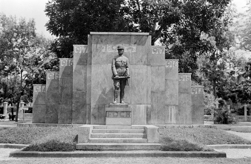 Ảnh = Ký ức = Lịch sử (kỳ 62): Những tượng đài đầu tiên ở Hà Nội - Ảnh 6.