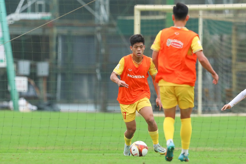 HLV Troussier ‘cười thầm’ với dàn sao U20 Việt Nam, bài toán khó của đội U23 đã tìm ra lời giải? - Ảnh 7.