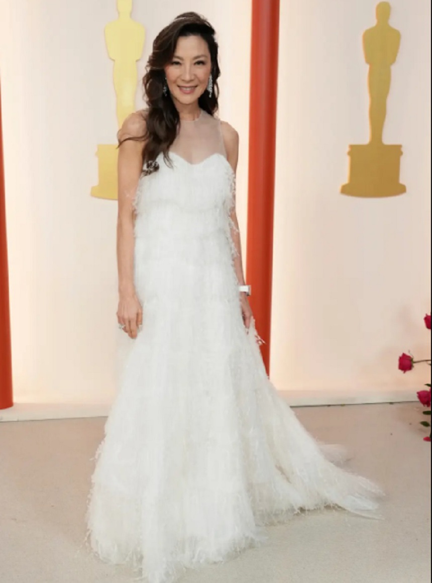 Chiến thắng rạng danh Châu Á của Dương Tử Quỳnh tại Oscar 2023: 'Ngọn hải đăng của hy vọng' - Ảnh 2.