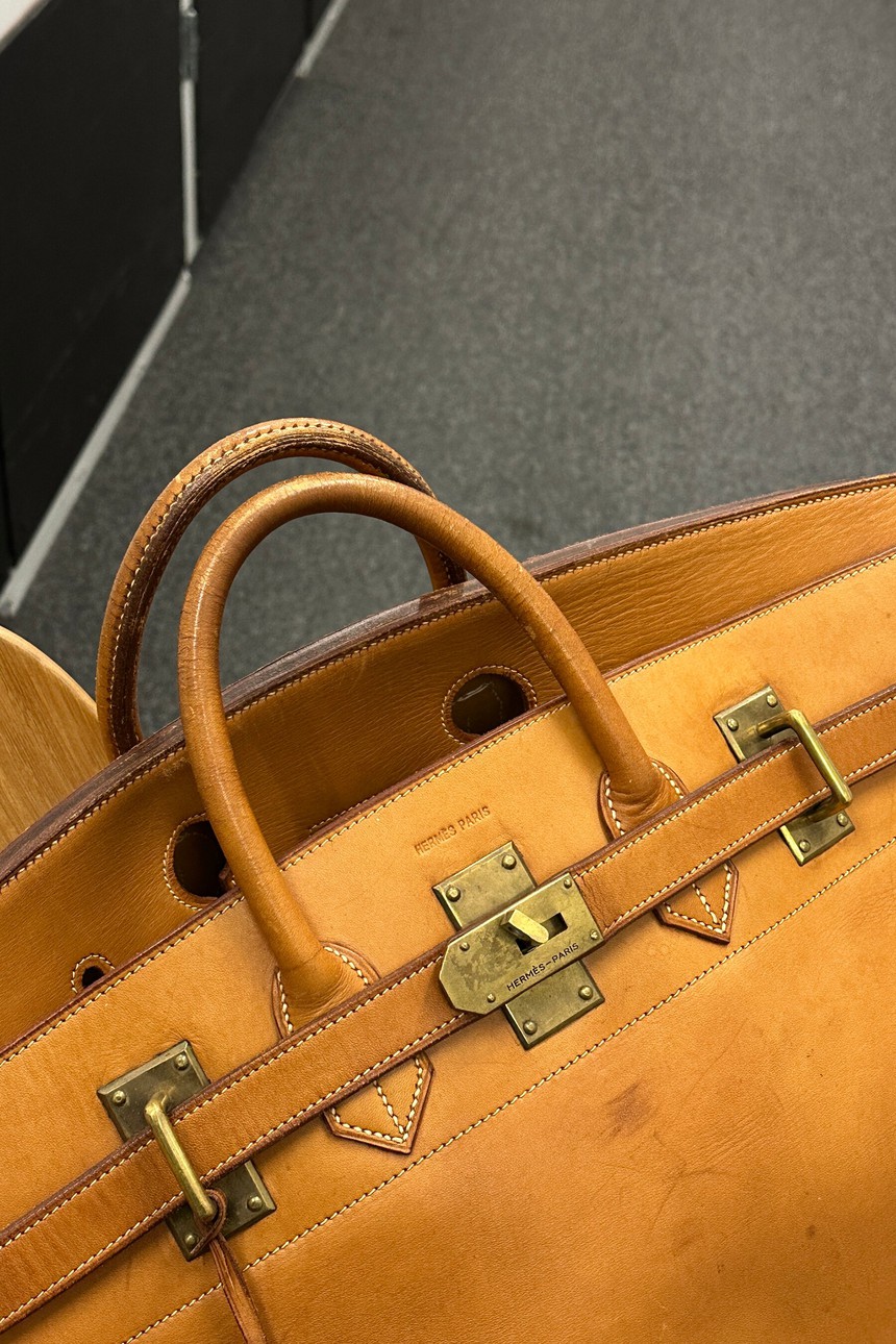 Cách thể hiện bản thân khi hàng đã qua sử dụng lên ngôi: túi hàng hiệu càng cũ, địa vị càng cao - Ảnh 2.