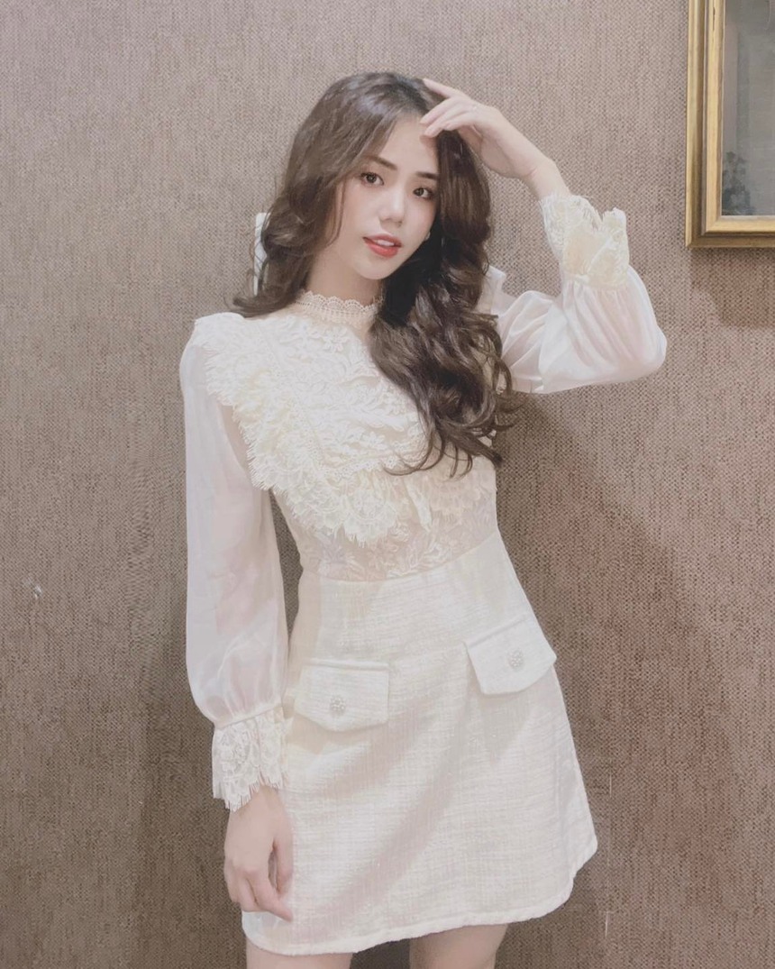 Ca sĩ có lượt xem Youtube cao nhất VN: 20 tuổi lấy chồng, ra tòa ly hôn lại chung sống hạnh phúc - Ảnh 1.