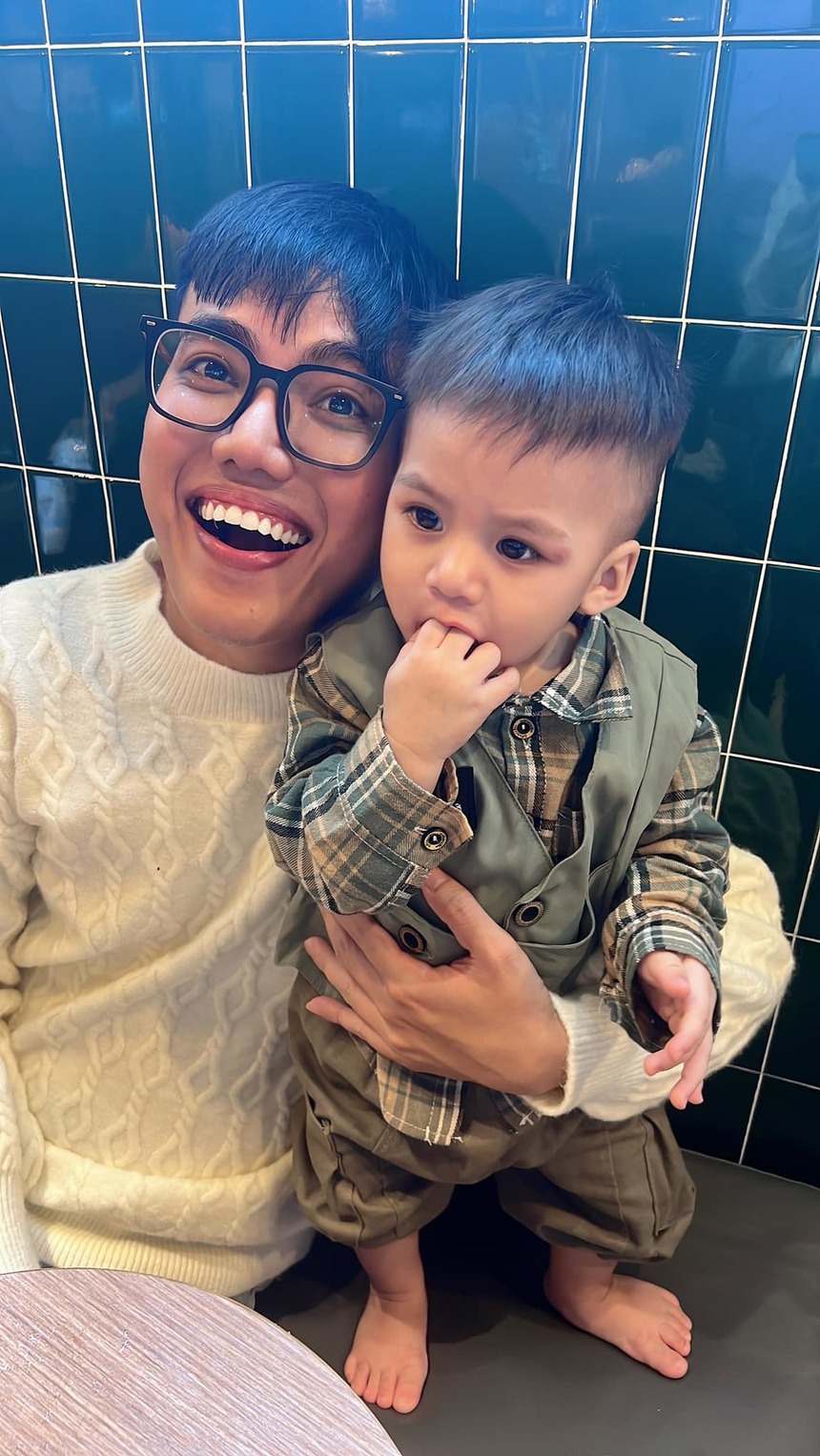 Xuất hiện hình ảnh Duy Khương dự đám cưới Trấn Thành 6 năm trước - Ảnh 9. Xuất hiện hình ảnh Duy Khương dự đám cưới Trấn Thành 6 năm trước - Ảnh 9.