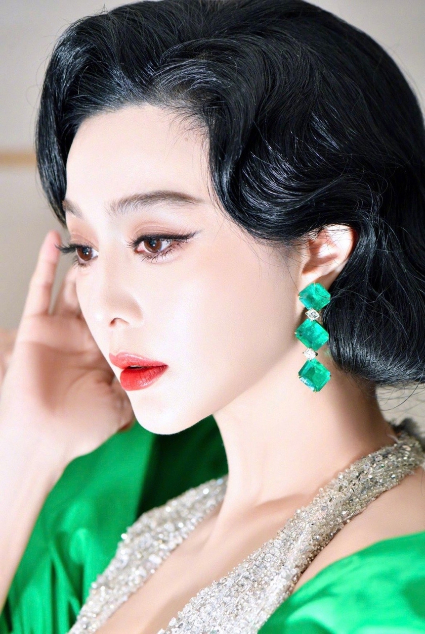 Không hẹn mà gặp, 2 đại tỷ Cbiz cùng tái xuất sau bê bối chấn động: Phạm Băng Băng thành 'nữ hoàng thảm đỏ Oscar', Triệu Vy nhợt nhạt gây chú ý - Ảnh 5.