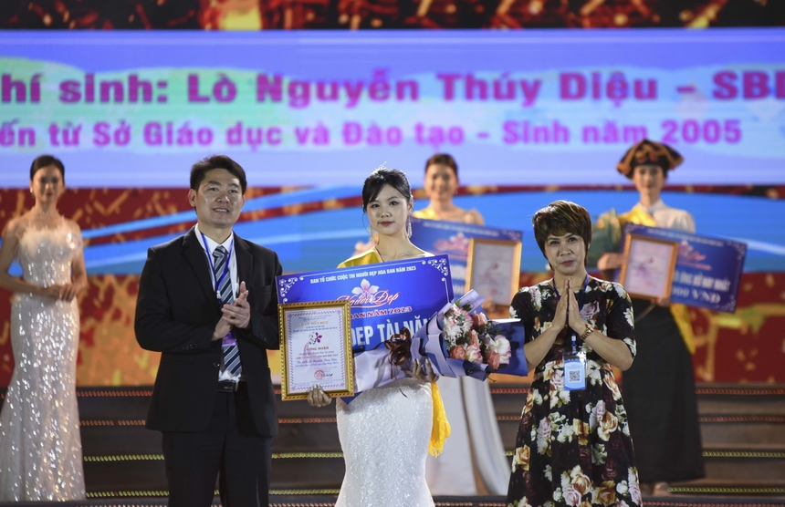 Chung kết Cuộc thi Người đẹp Hoa Ban 2023 - Ảnh 4. Chung kết Cuộc thi Người đẹp Hoa Ban 2023 - Ảnh 4.