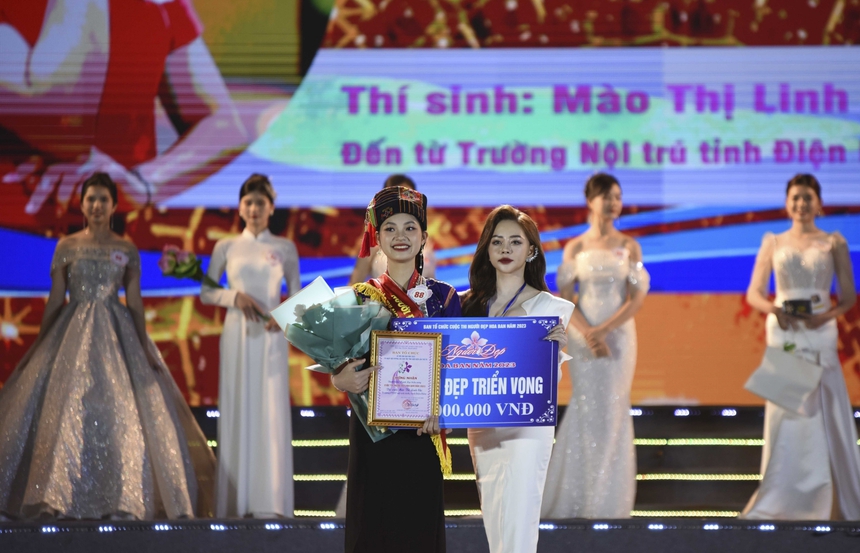 Chung kết Cuộc thi Người đẹp Hoa Ban 2023 - Ảnh 7. Chung kết Cuộc thi Người đẹp Hoa Ban 2023 - Ảnh 7.