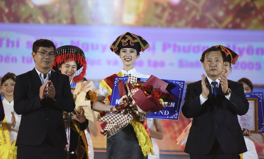 Chung kết Cuộc thi Người đẹp Hoa Ban 2023 - Ảnh 1. Chung kết Cuộc thi Người đẹp Hoa Ban 2023 - Ảnh 1.