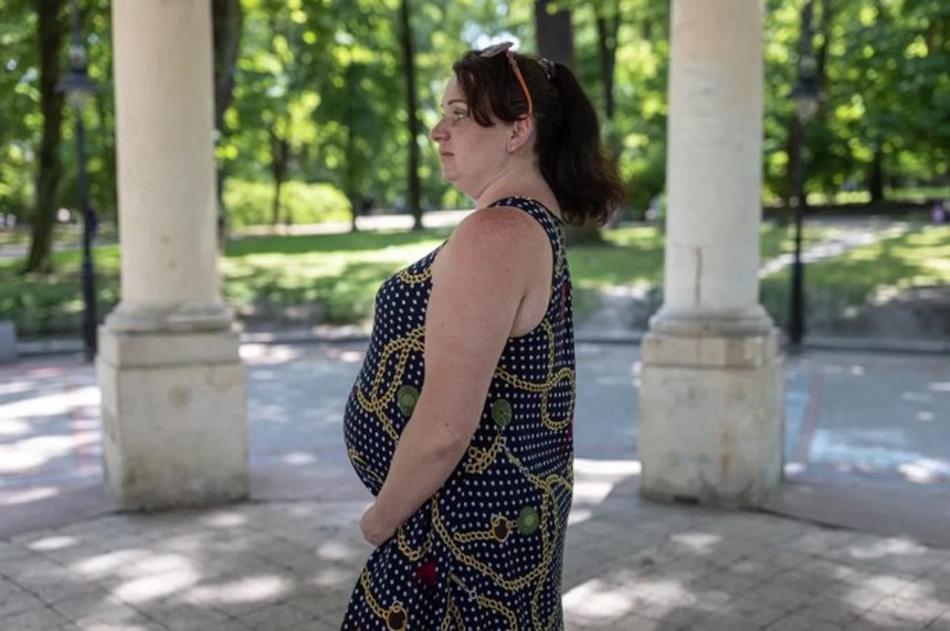 Không có thu nhập, người phụ nữ quyết định bước chân vào ngành công nghiệp mang thai hộ: Khi giá trị nhân đạo bị đánh đổi bằng tiền, cơ thể cũng chỉ là dụng cụ cho mượn - Ảnh 2.