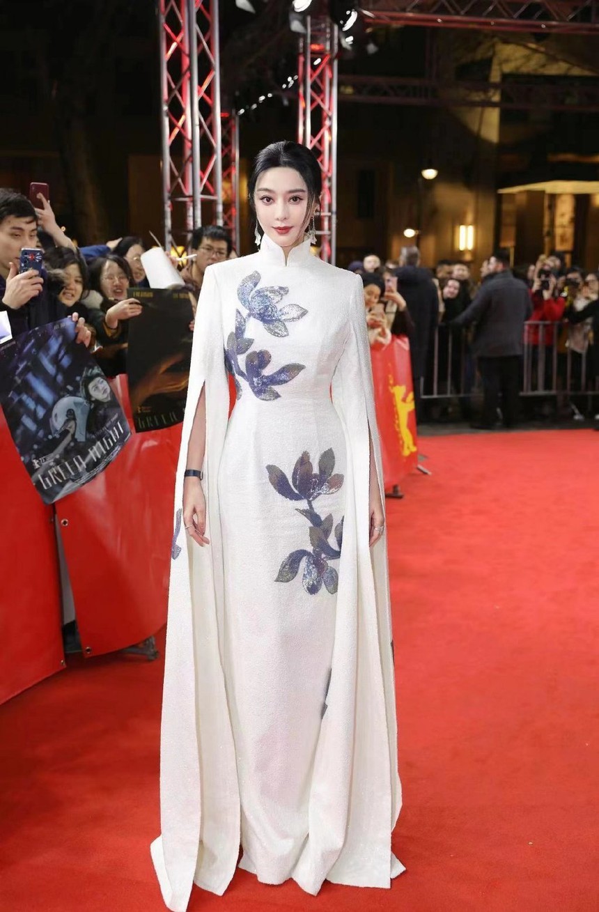 Triệu Vi bất ngờ xuất hiện sau 19 tháng, 'điểm mặt' sao C-biz bị phong sát - Ảnh 2.